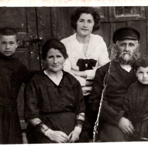 standing aunt Fira (d. Mara's sister) sitting aunt Manya, grandma Polya (Sam's mom), granddad Grisha (Sam's father), aunt Tanya_0005_b